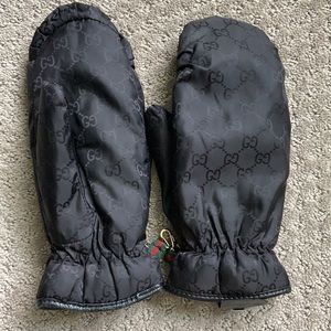 Gucci logo mittens with leather trim